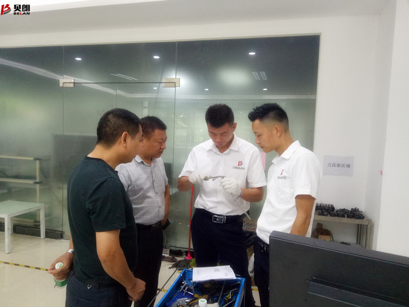 東莞客戶參觀貝朗智能全自動彎線機(jī)，連連稱贊！